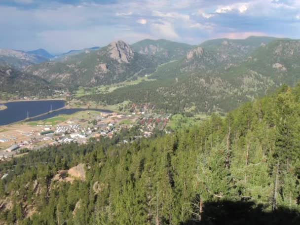 Estes Park Mountain Valley Da un angolo alto — Video Stock